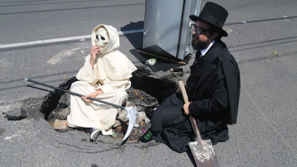 The Mexican comedians with a serious civic message BBC News