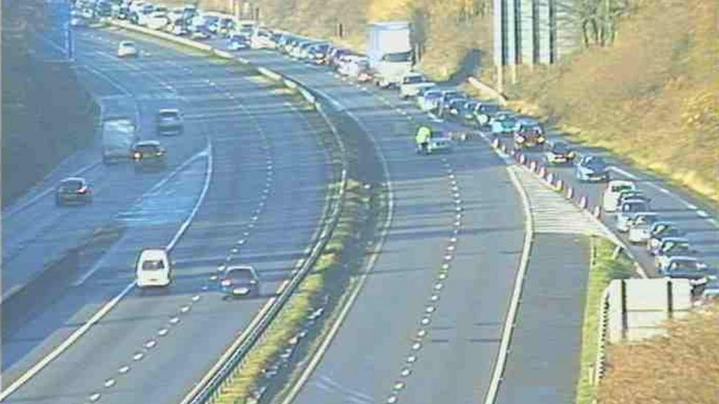 M4 crash near Swansea Man dies in collision BBC News