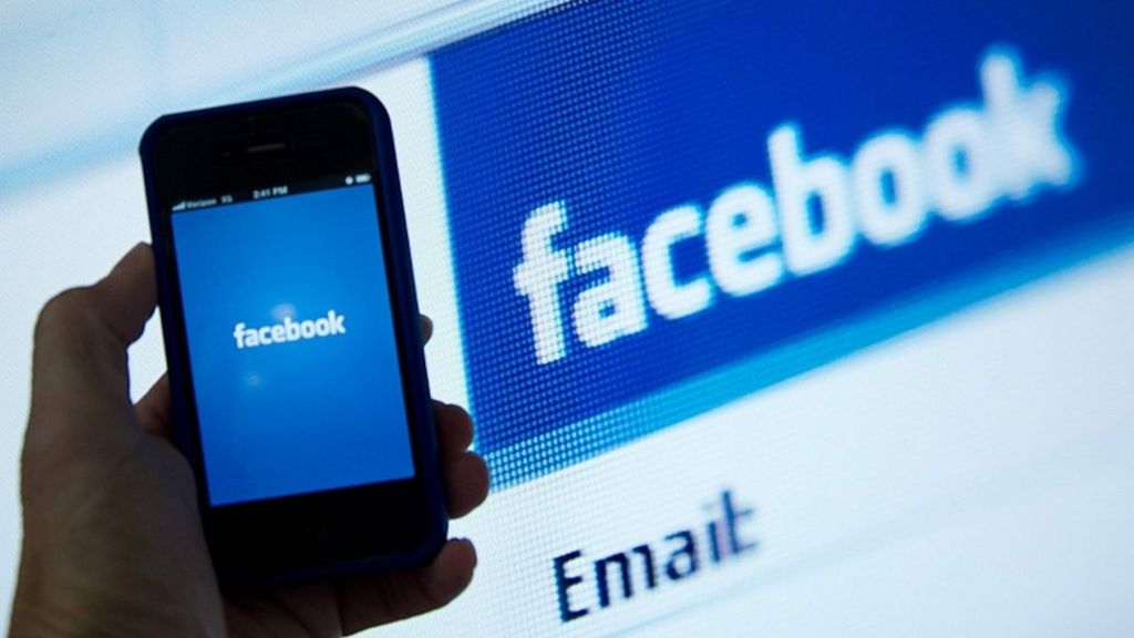 Northern Ireland teenager sues Facebook over nude photo