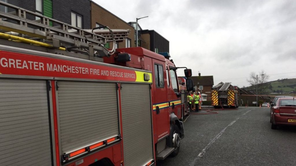 Man dies after flat fire in Hattersley