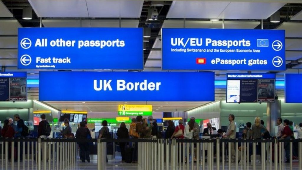 Net migration to UK falls by 49,000