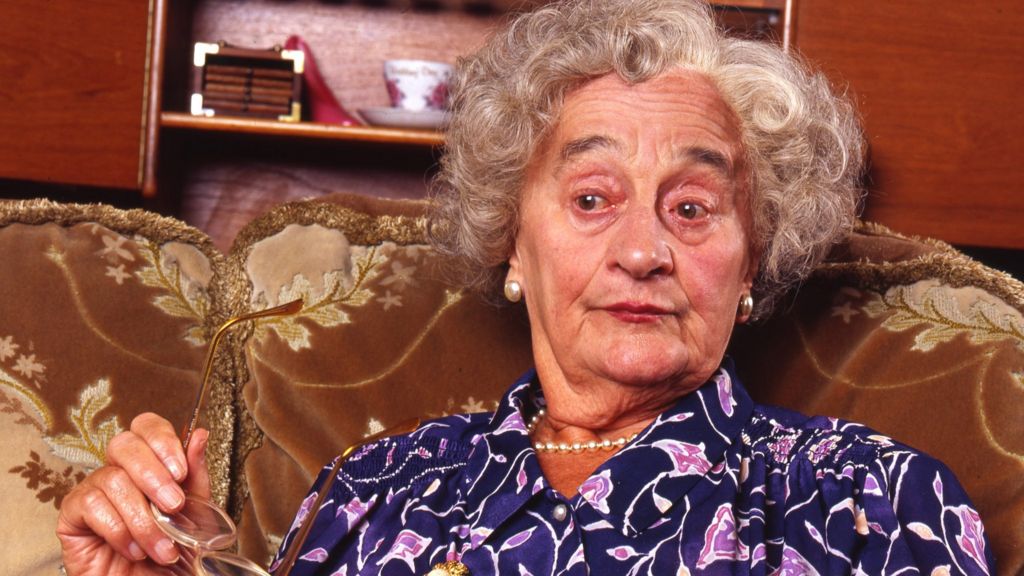 Liz Smith: Royle Family co-stars lead tributes