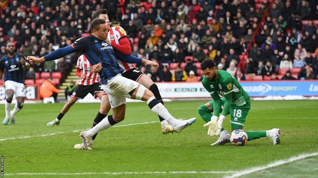 Sheffield United 0 1 Luton Town Carlton Morris Strikes As Hatters