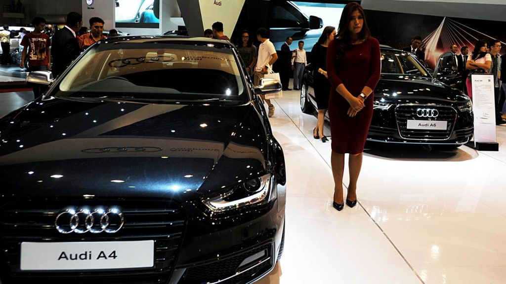 Audi cars 'will talk to traffic lights', firm says