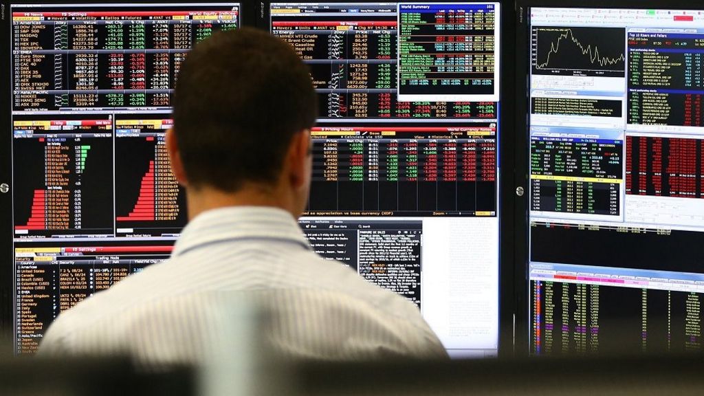 FTSE 100 pushes above 7,000 level