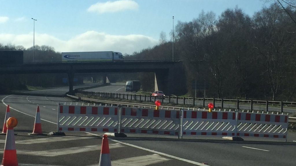 M6 closed in Staffordshire due to 'unsafe' bridge