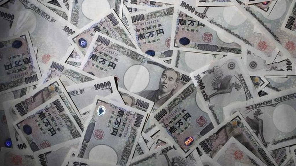 Tokyo starts lower on strong yen