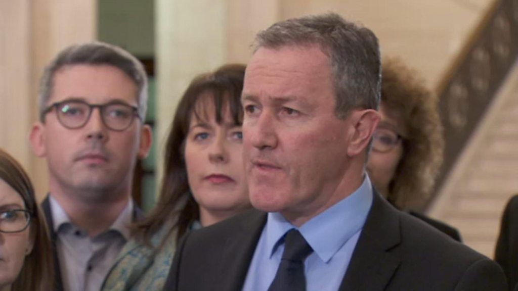 Sinn Féin calls for election as Stormont deadline passes