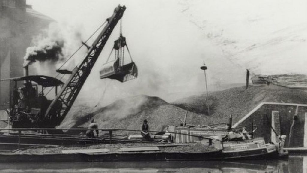 In pictures Changing face of Britain's canals BBC News