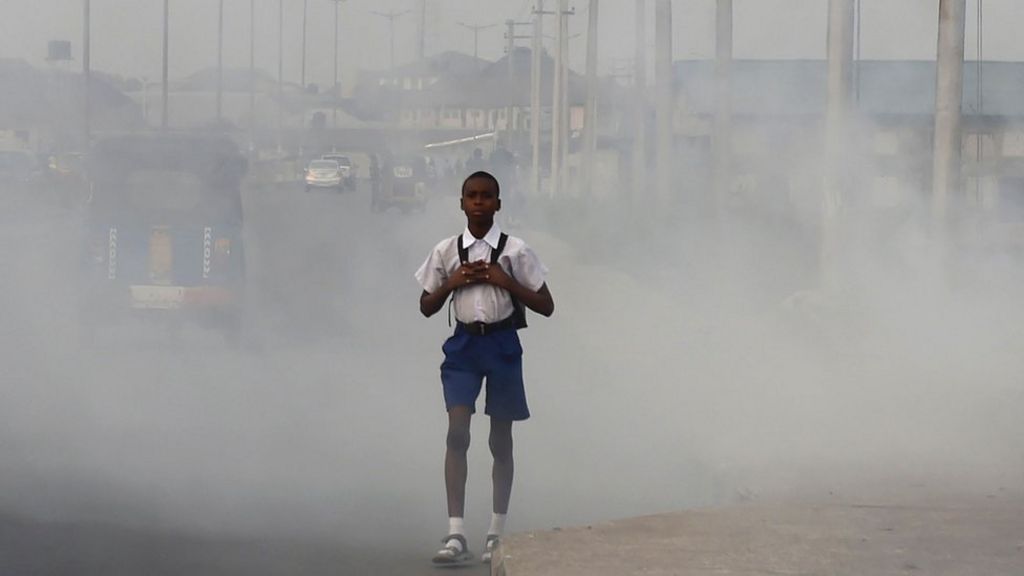Nigeria's Port Harcourt covered in mystery cloud of soot - BBC News