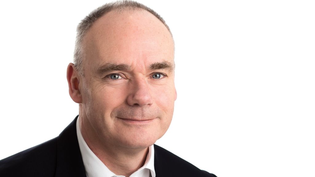 Pearson boss sees pay boost despite firm's struggles