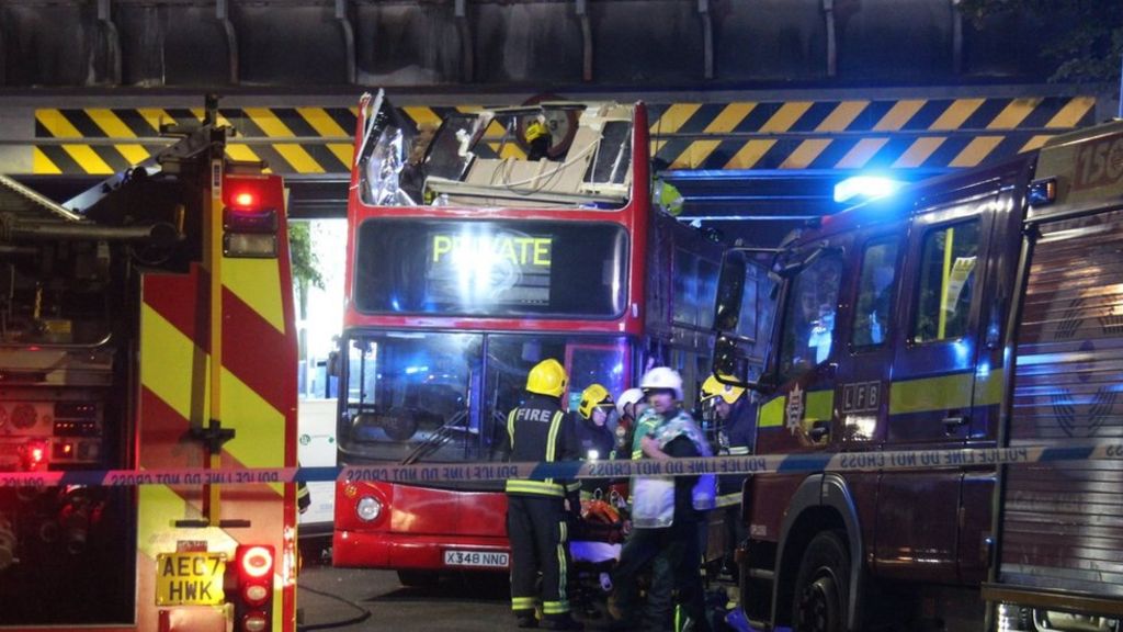 Bus hits bridge in Tottenham, injuring 26 people - BBC News