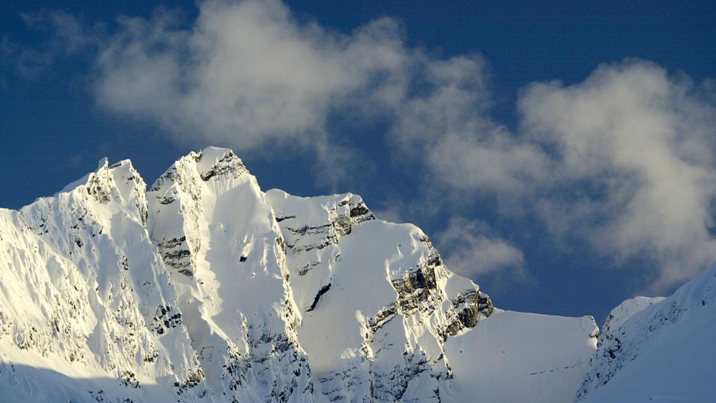 Alaskan Christmas lights put online