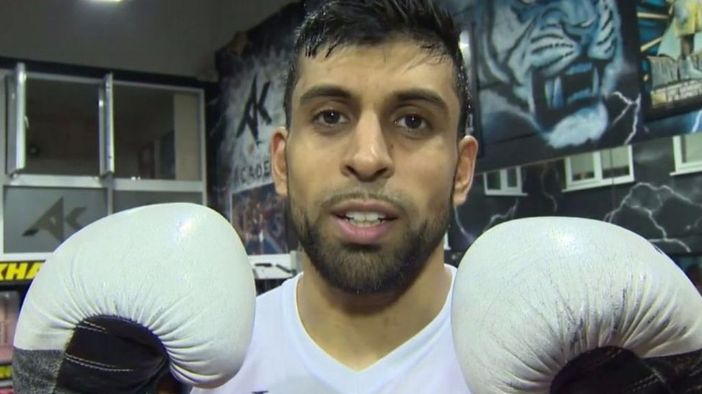 Boxing dentist promises to fix any teeth he damages