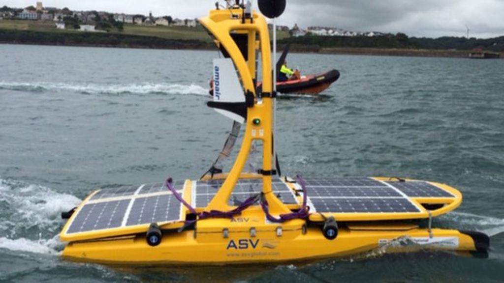 Robots to capture ocean life images