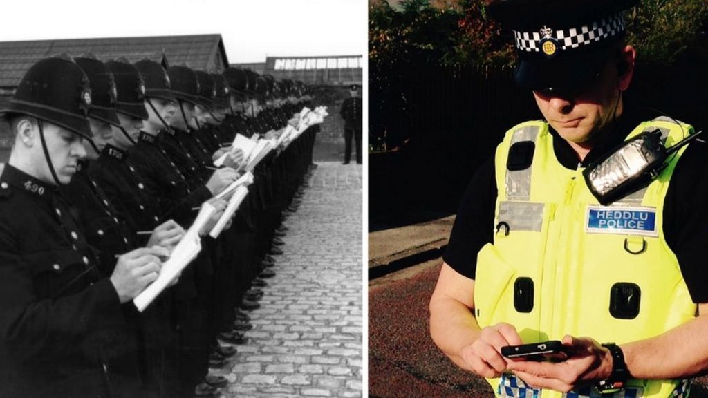Police ditch pocket books for app