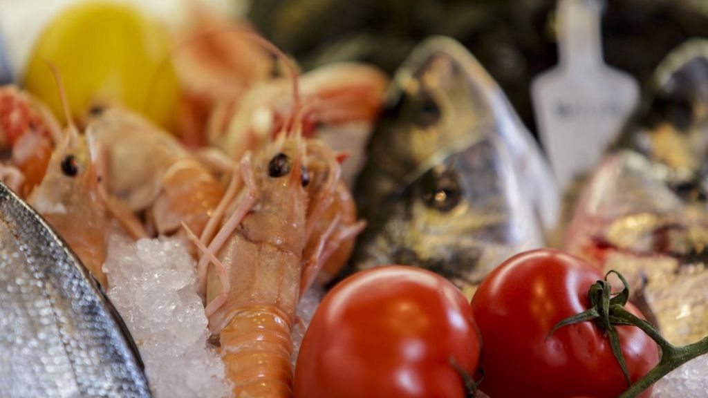 Frozen food safety confusion causing waste, watchdog warns - BBC News