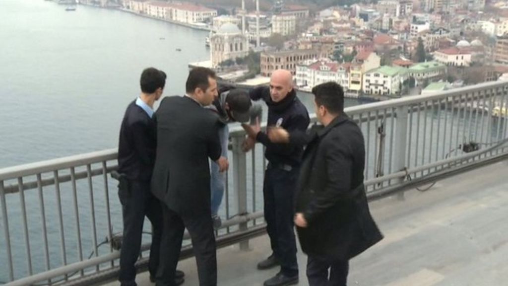 VIDEO: Turkish president 'prevents suicide attempt'