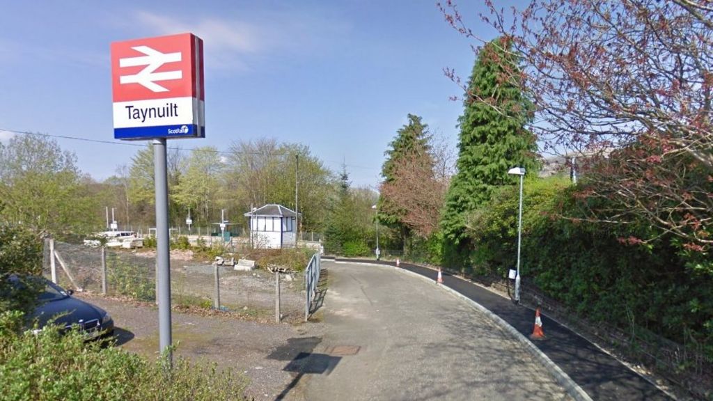 Oban to Glasgow rail line to stay closed until Monday