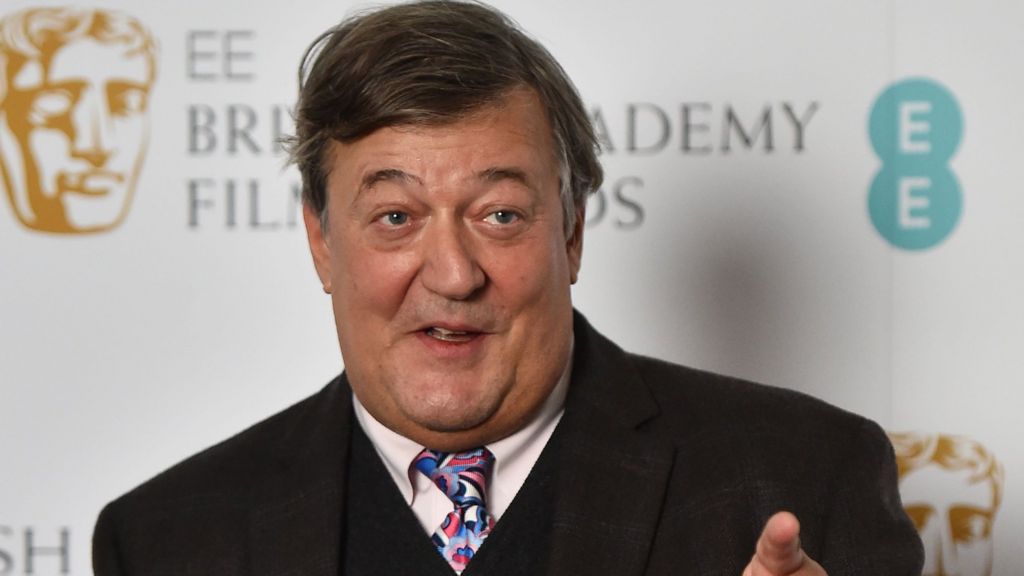 Fry 'quits' Twitter after Bafta spat