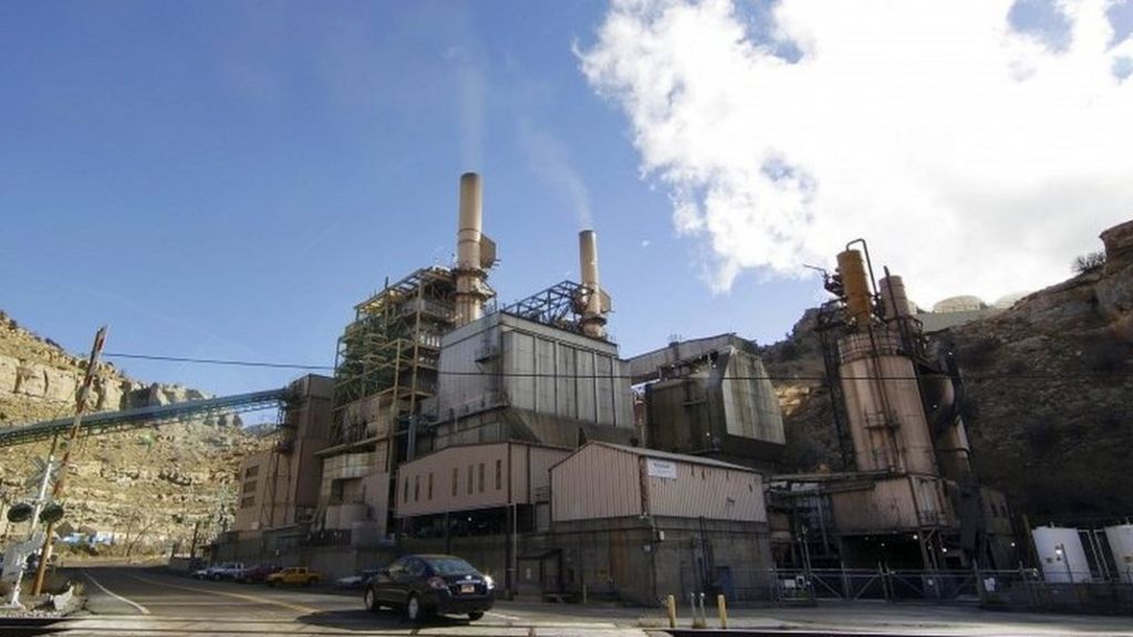 Obama unveils clean energy plan