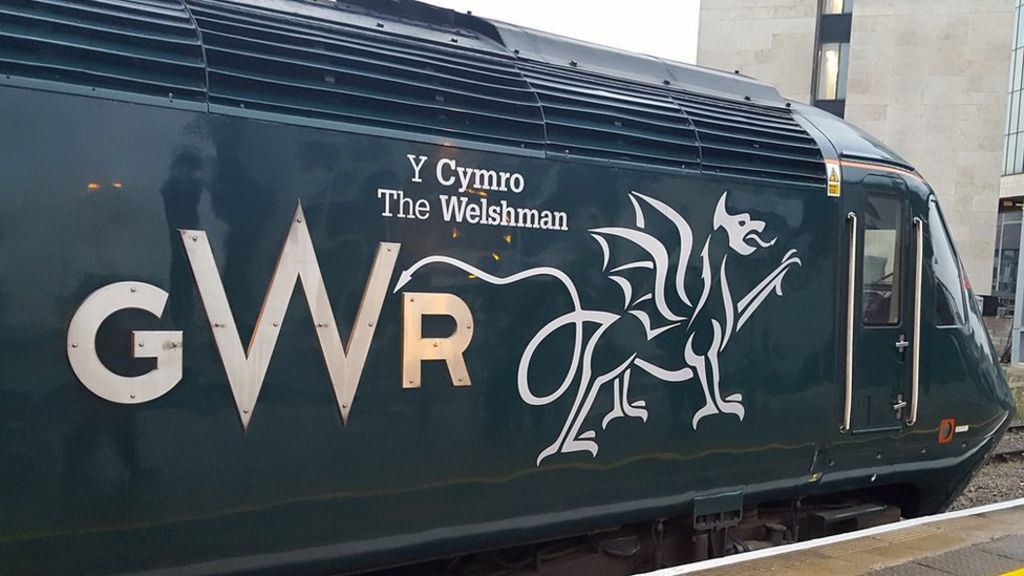 Newly-named train Y Cymro marks Severn Tunnel reopening