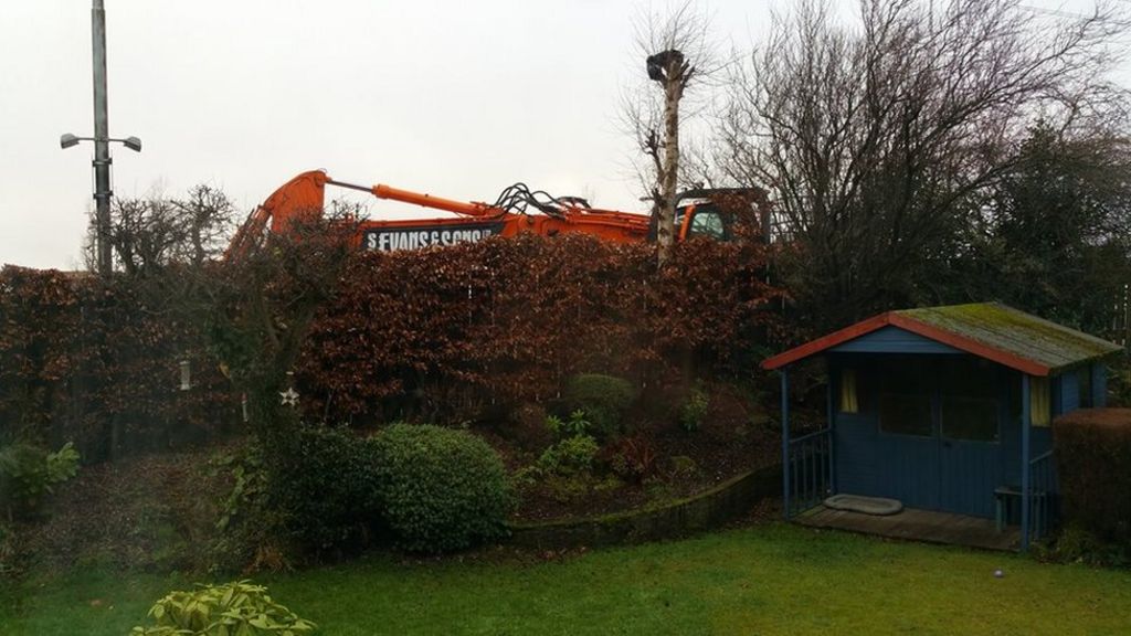 'Sleepless nights' complaint over West Calder bridge replacement