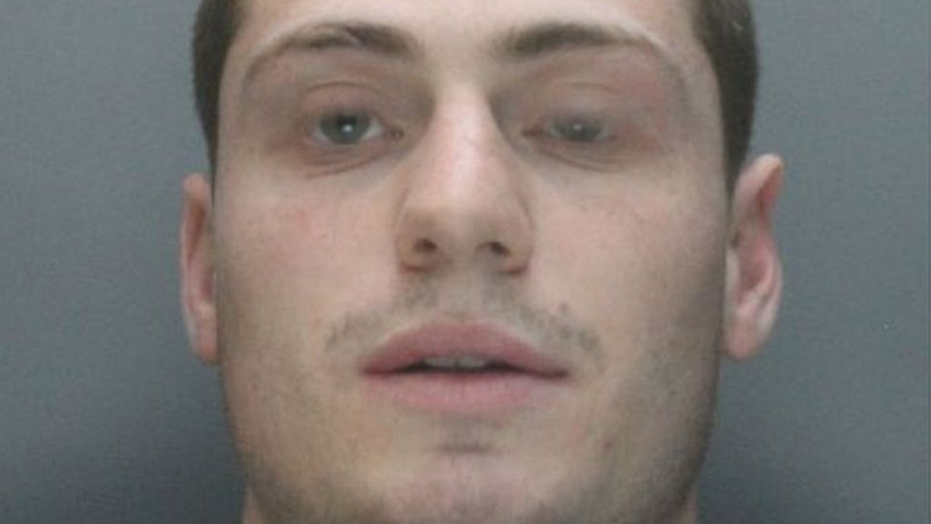 Shaun Walmsley: Three held in hunt for escaped Liverpool prisoner