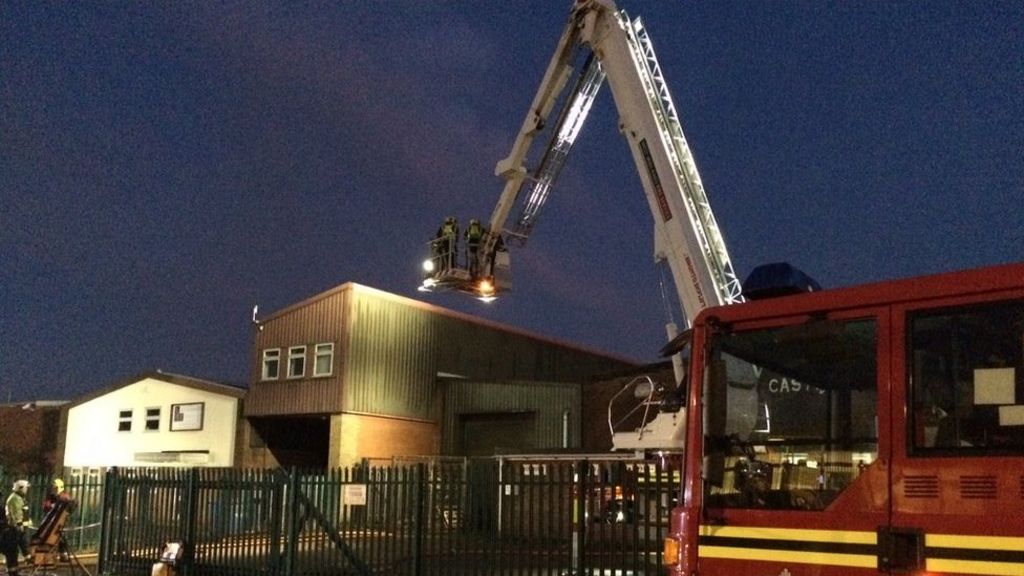 Large factory fire causes smoke alert