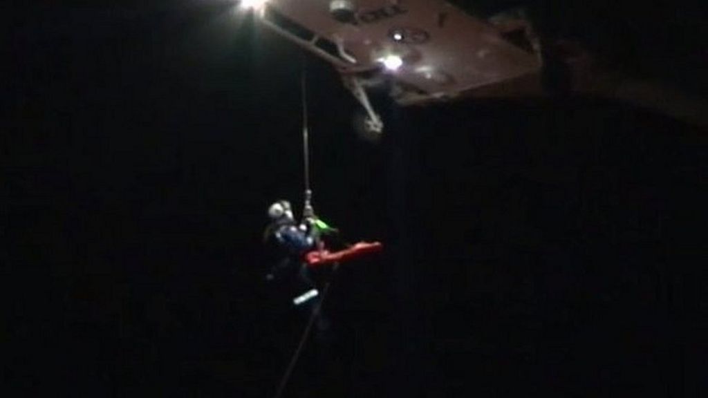 Man survives 20m fall down cliff in Sydney