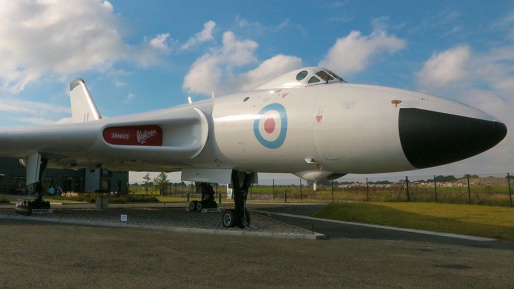 Restored Cold War Vulcan bomber goes on display