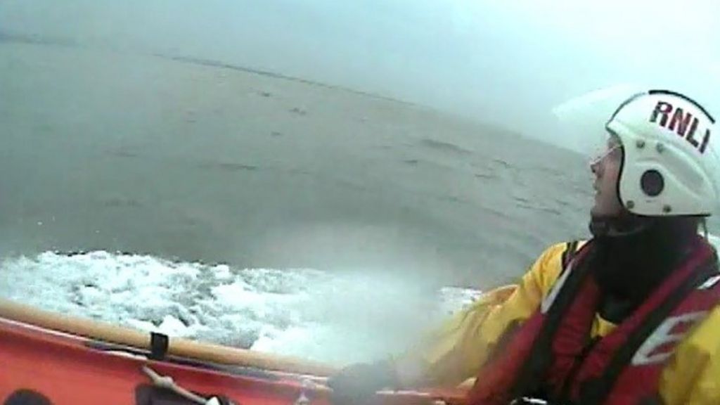 Light aircraft 'may have stalled' says accident report