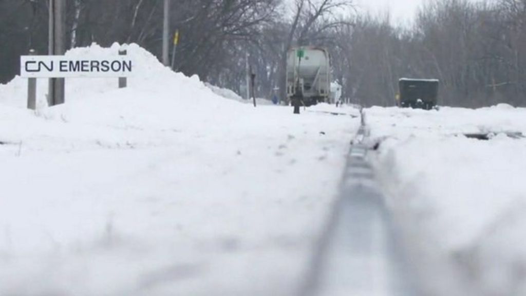 Migrants walk through snow to Canada after 'hatred' in US
