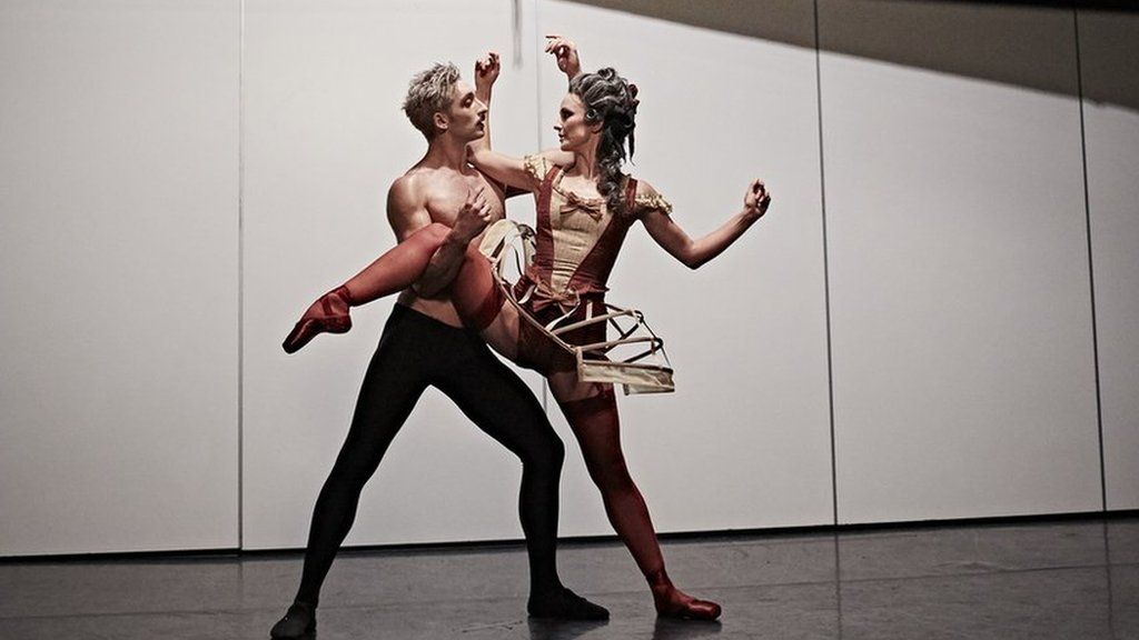 Behind the scenes at the ballet - BBC News - BBC News