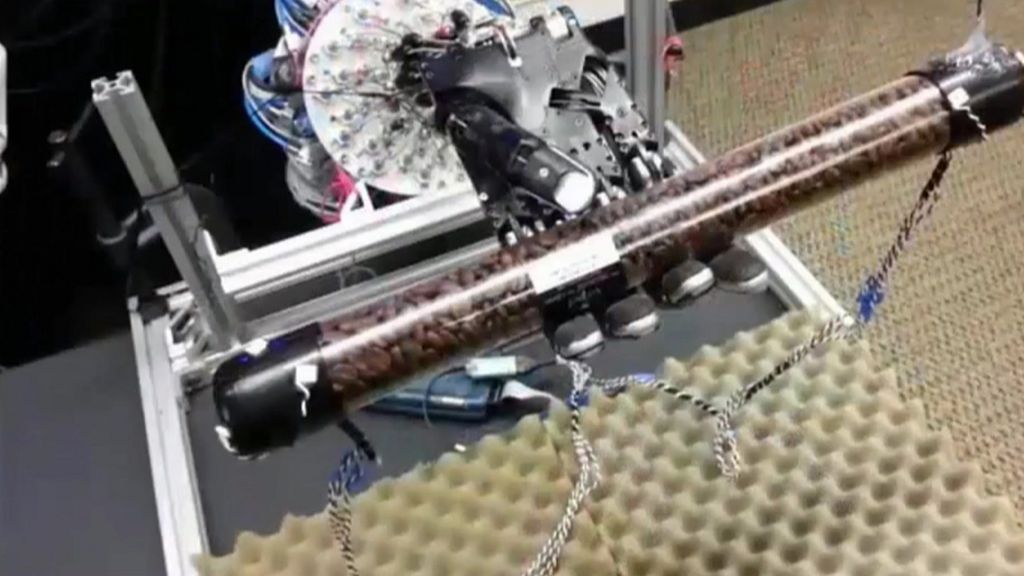 Robot learns dexterity by spinning a jar and other news