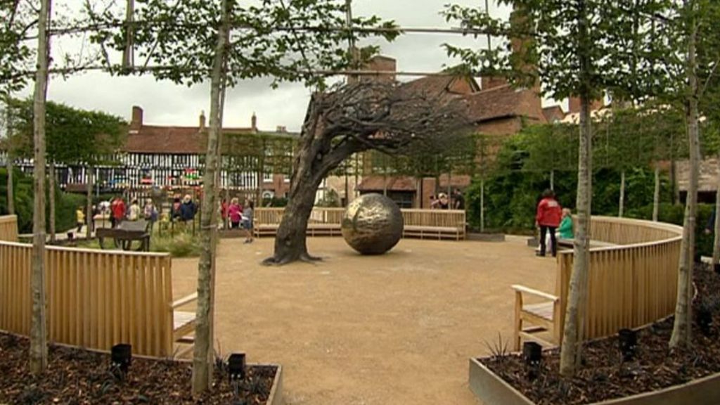 Bard's final home in Stratford-upon-Avon rebuilt
