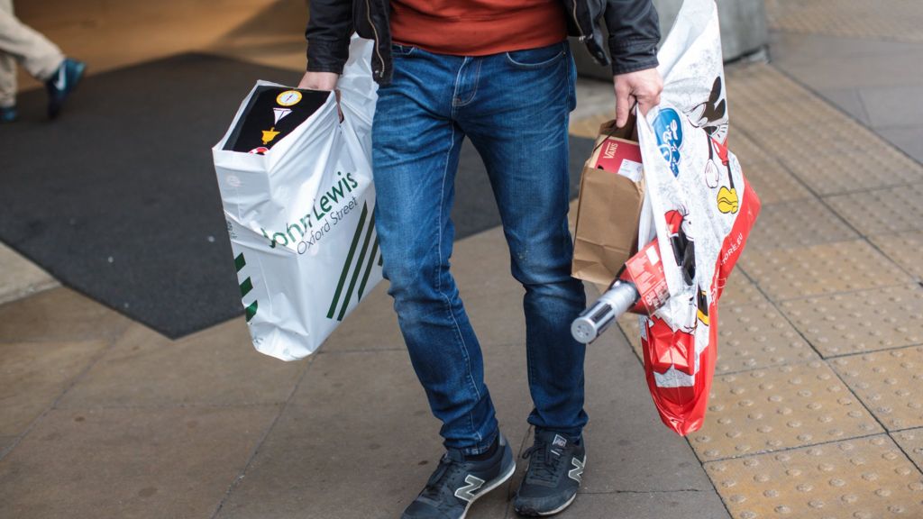 HSBC to refund £4m to shoppers who fell into debt