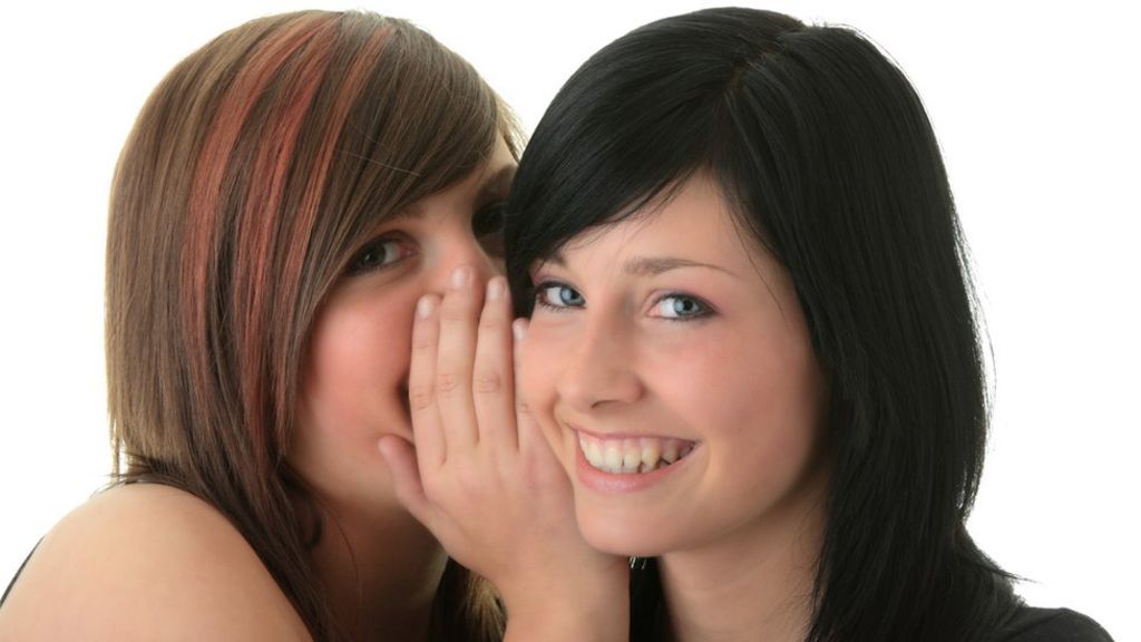 Online chatting at work gets the thumbs up from bosses