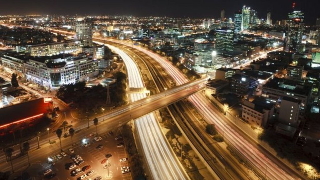 England to test 'electric motorways'