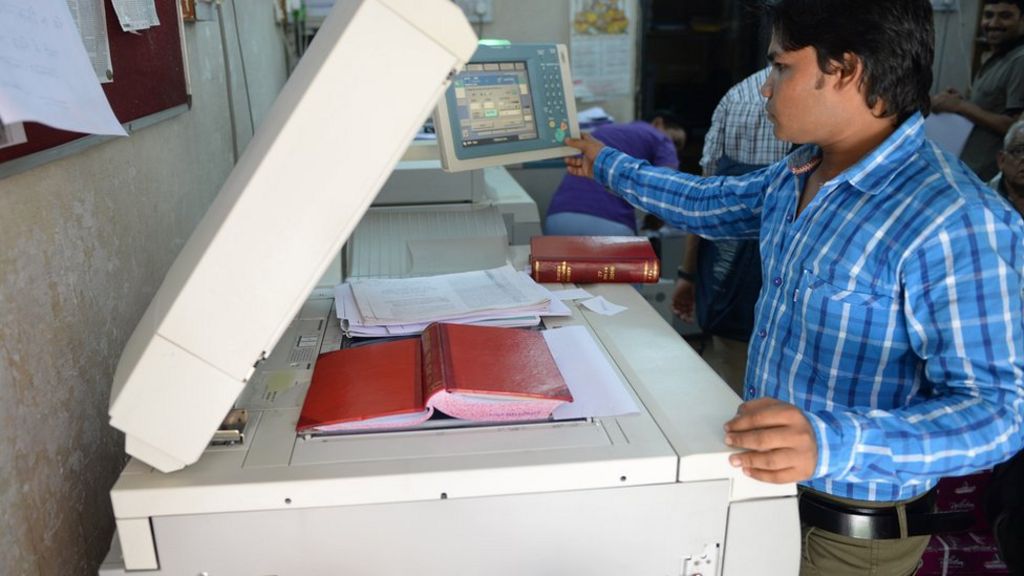 Xerox to split into two companies