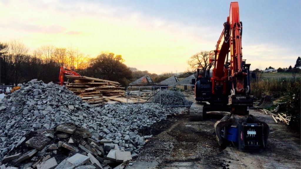 Leaking £7m Dartington eco-school is demolished