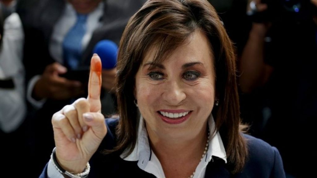 Guatemala ex-first lady <b>Sandra Torres</b> in presidential run-off - BBC News - _85570854_85570853