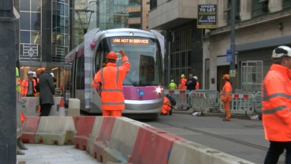 City trams return after 62 years