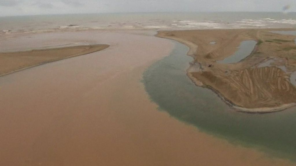 Brazil dam toxic mud reaches sea