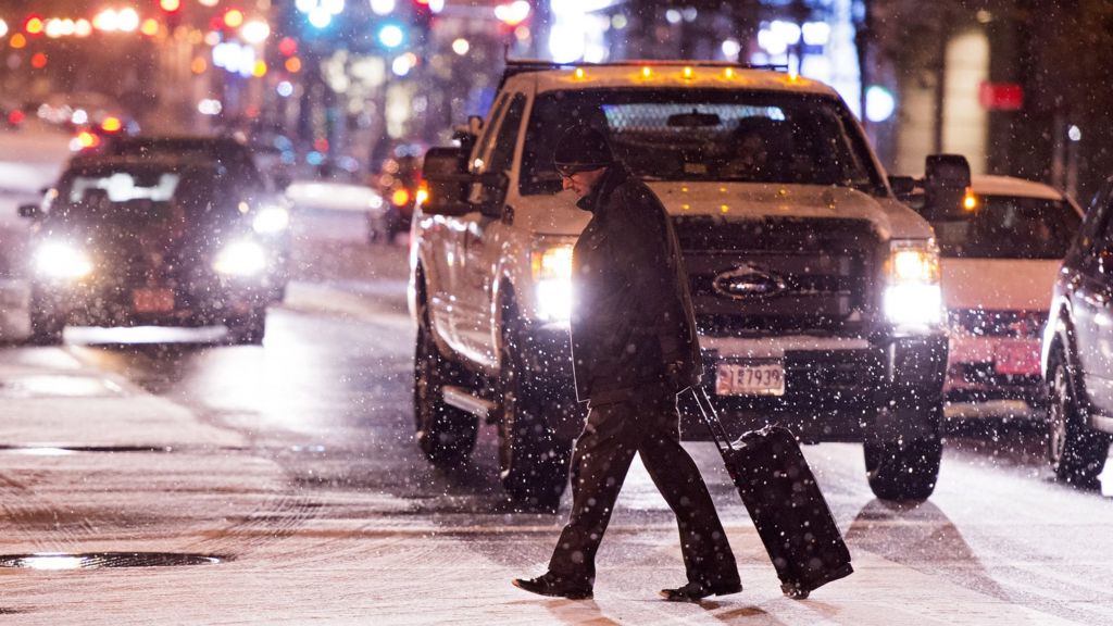 VIDEO: Shoppers panic buy ahead of huge storm