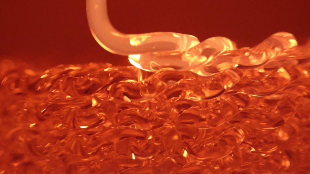 'Sewing' with molten glass and maths