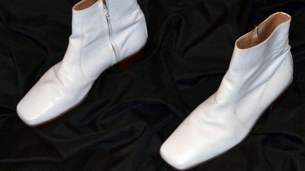Elvis 'Dream' boots sell for £29,500