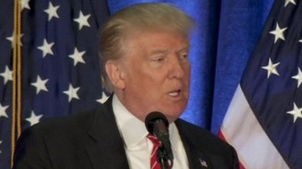 Trump foreign policy: Clinton 'lacks physical stamina'