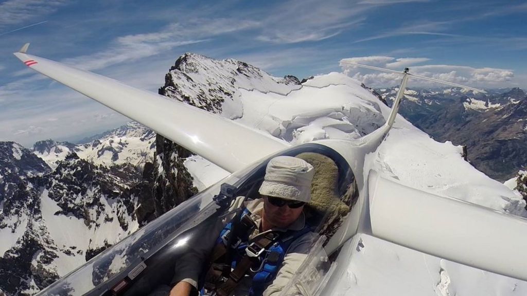YouTube glider pilot dies in Dartmoor crash