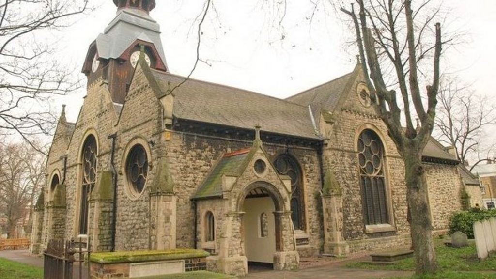 Eye blink technology allows vicar sex abuse victim to give evidence - BBC News